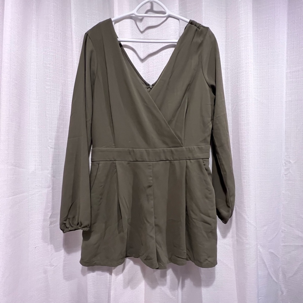 Romper - Picture 2 of 2